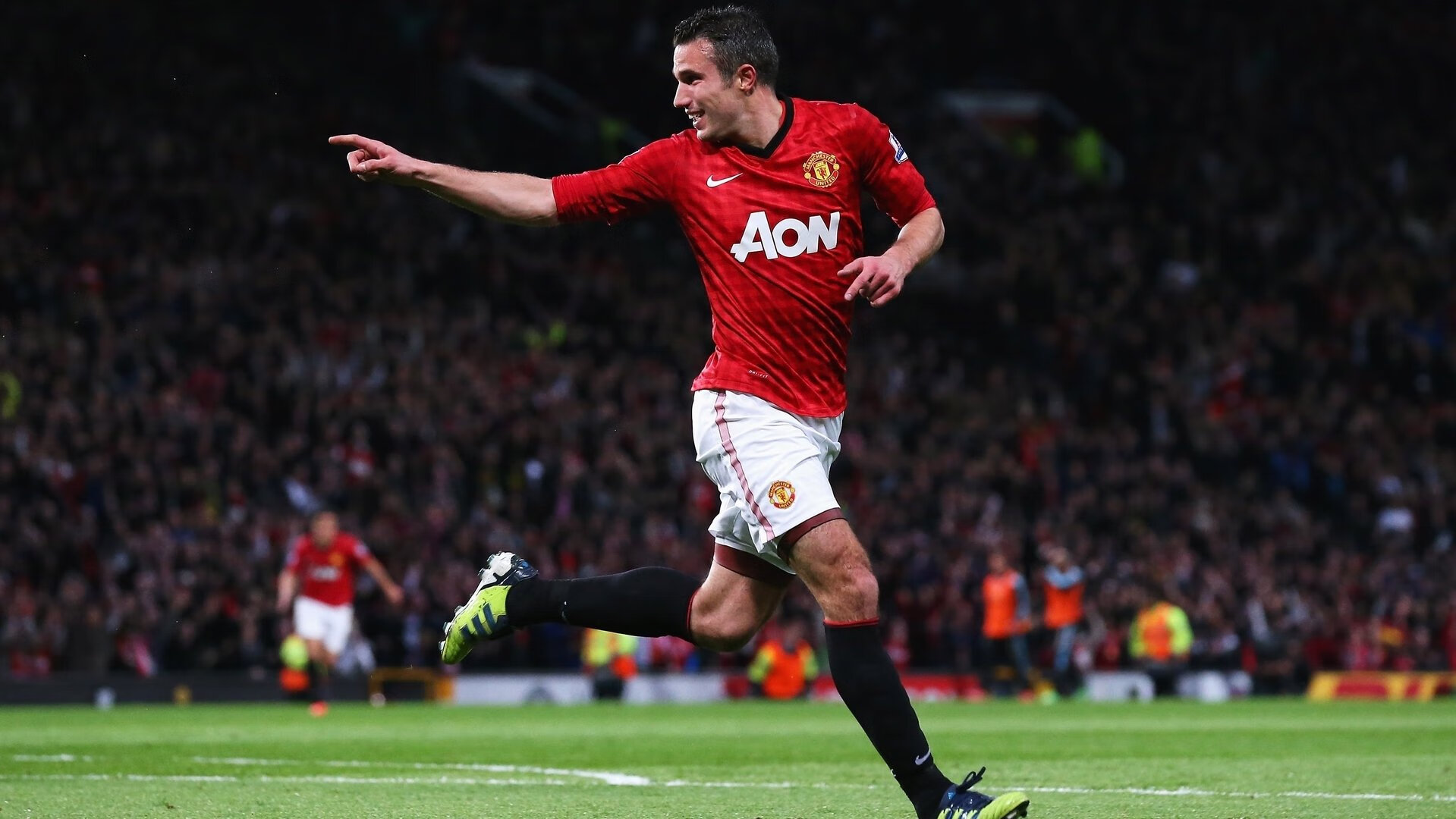 “足球志愿者团队在赛场上发挥重要作用”，足球志愿者总结怎么写