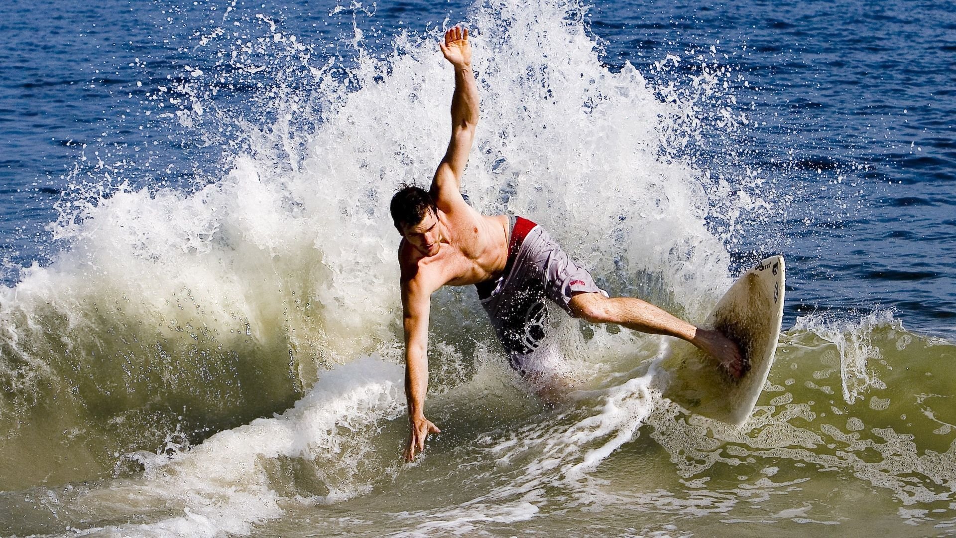 教练盛赞球员表现：他们为国争光，当教练的球星